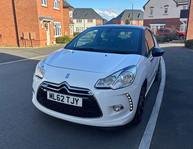 Citroen, DS3, Hatchback, 2012, Manual, 1598 (cc), 3 doors