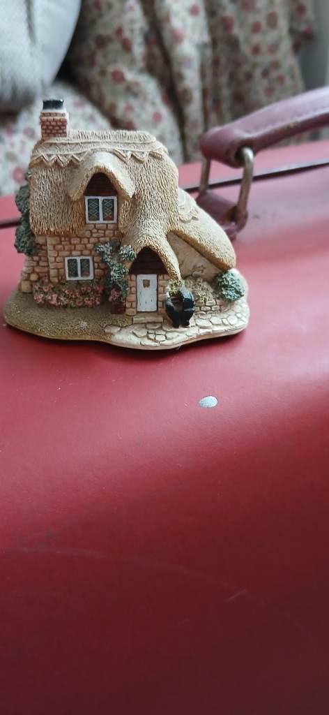 Lilliput Lane Cottage Ornament – Great Condition