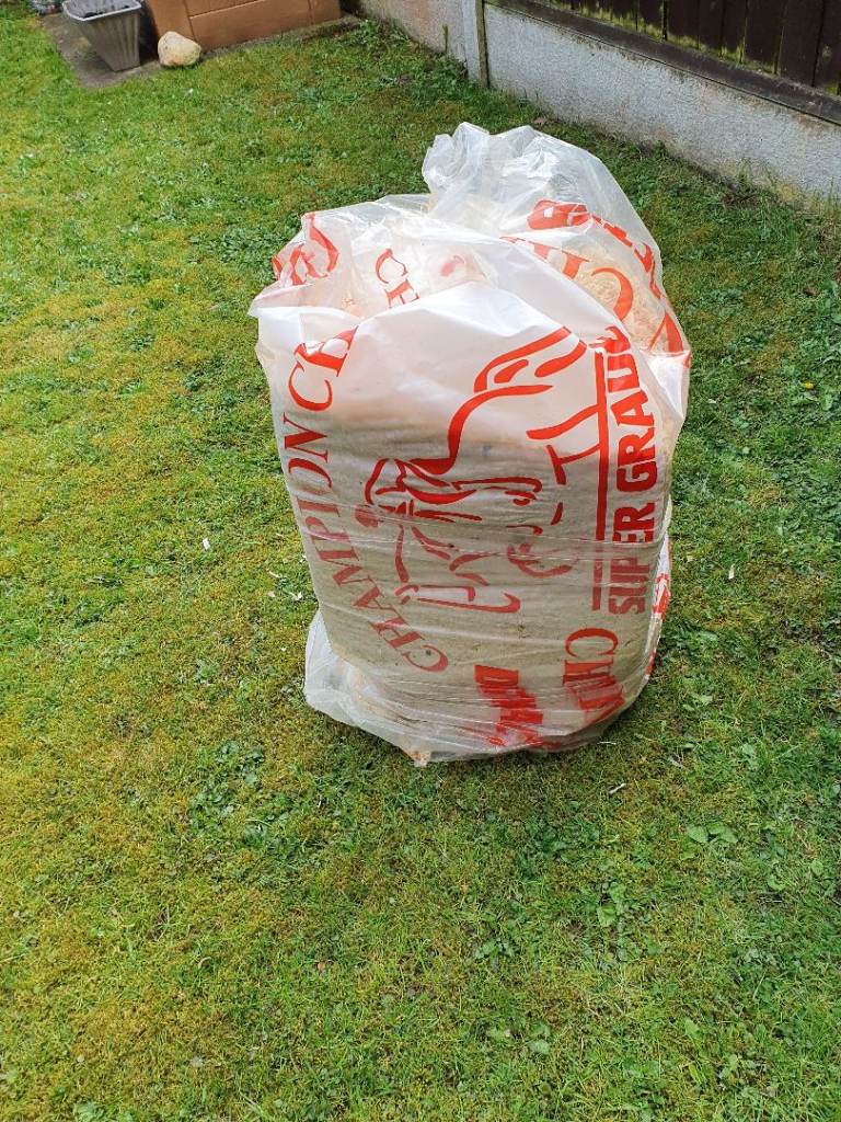 Wood shavings suitable for animal bedding