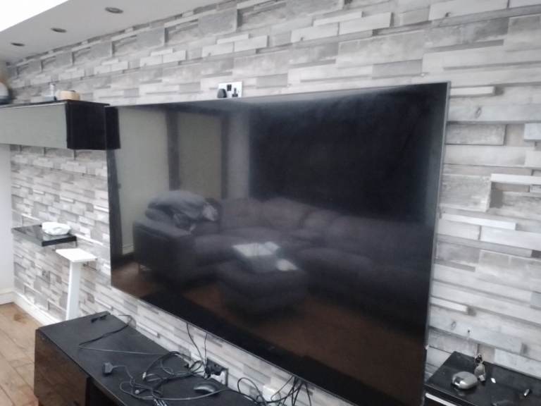 Samsung 85 inch smart tv like new