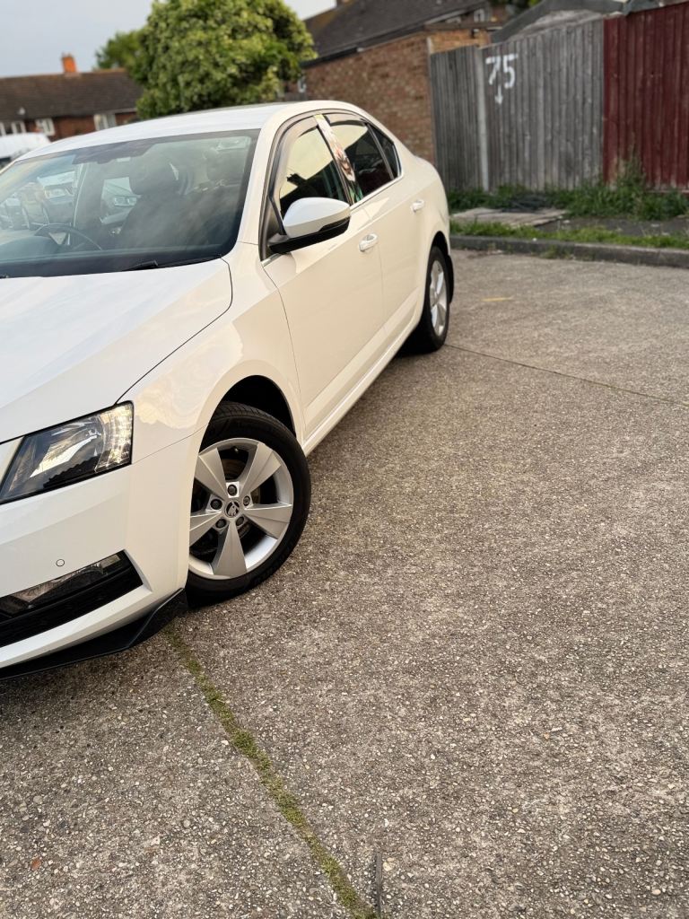 Skoda, OCTAVIA, Hatchback, 2019, Semi-Auto, 999 (cc), 5 doors