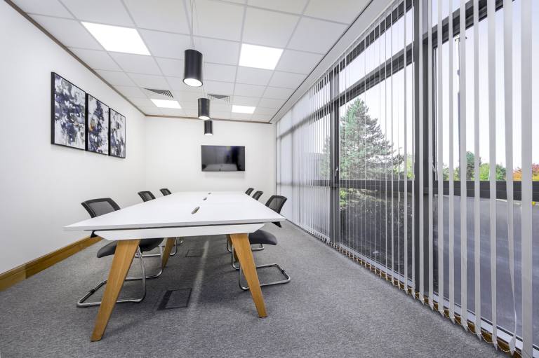 Kettering - NN15 6XR \ Flexible Office Space for 4 Workstations
