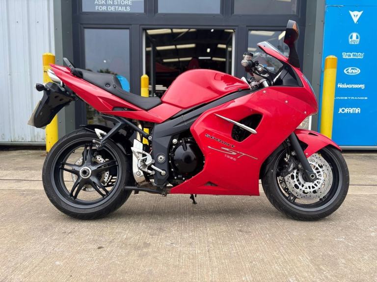 2010 Triumph Sprint ST 1050