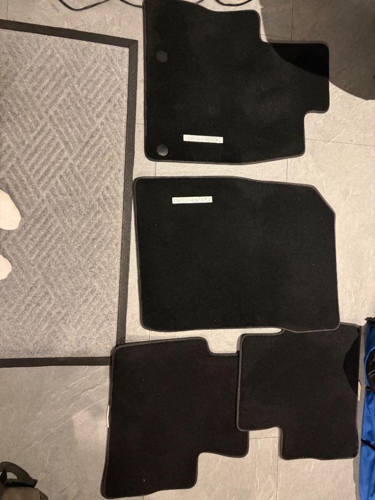 Genuine Nissan Qashqai Mats