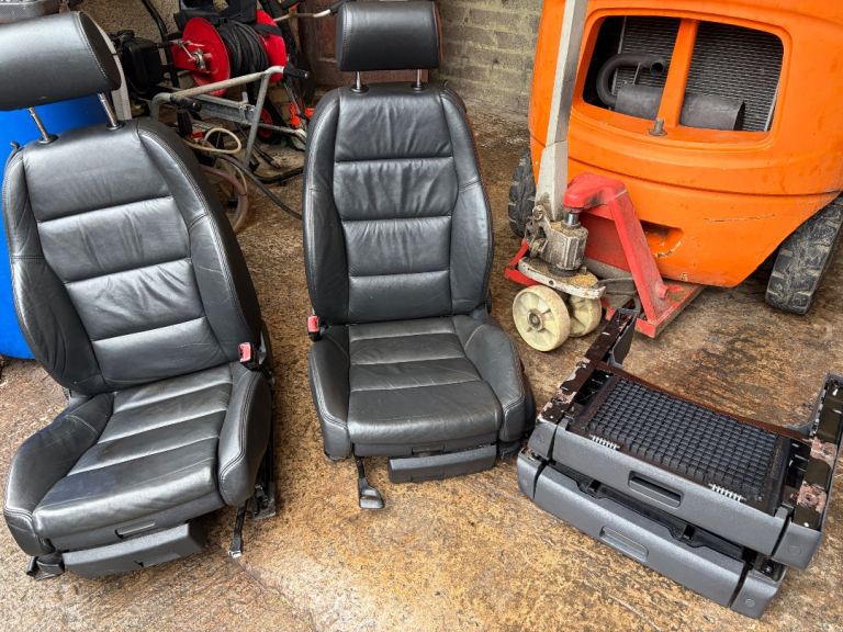 Volkswagen caddy leather seats 