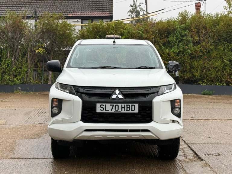 2020 Mitsubishi L200 2.2 DI-D DC 4Life 4WD Euro 6 (s/s) 4dr Diesel