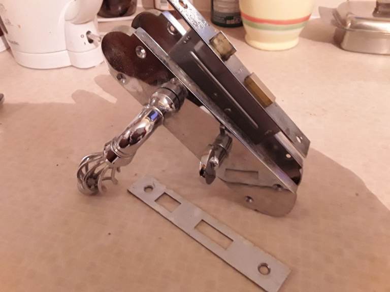 BATHROOM DOOR HANDLE SET