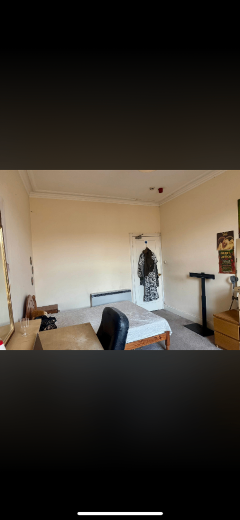 Large Double Room in Edinburgh 