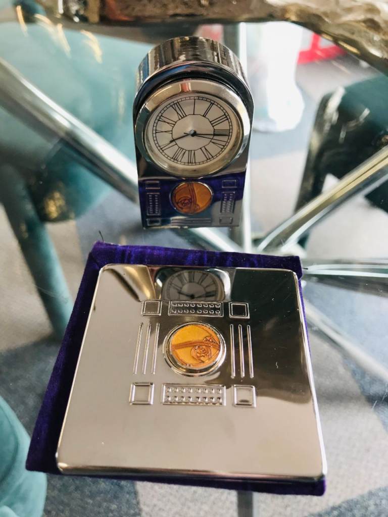 Shudehill Giftware miniture Clock with Enamel Wren with matching mirror 