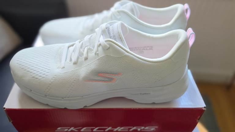  ** New (without labels) Skechers Women's GO Walk 6 Sneaker, White Textile/Pink Trim, 7 UK (EU40)