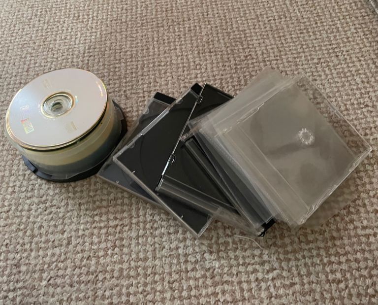 Cdr.  CDrw. DVDrw. Cases