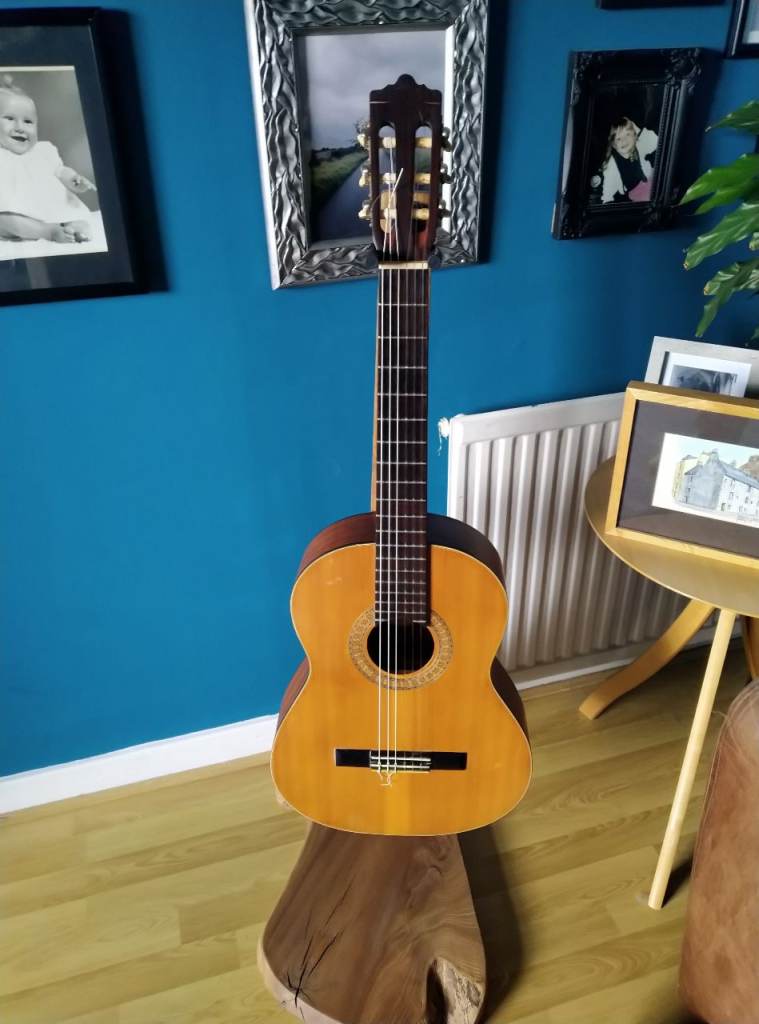 Alvarez classical guitar