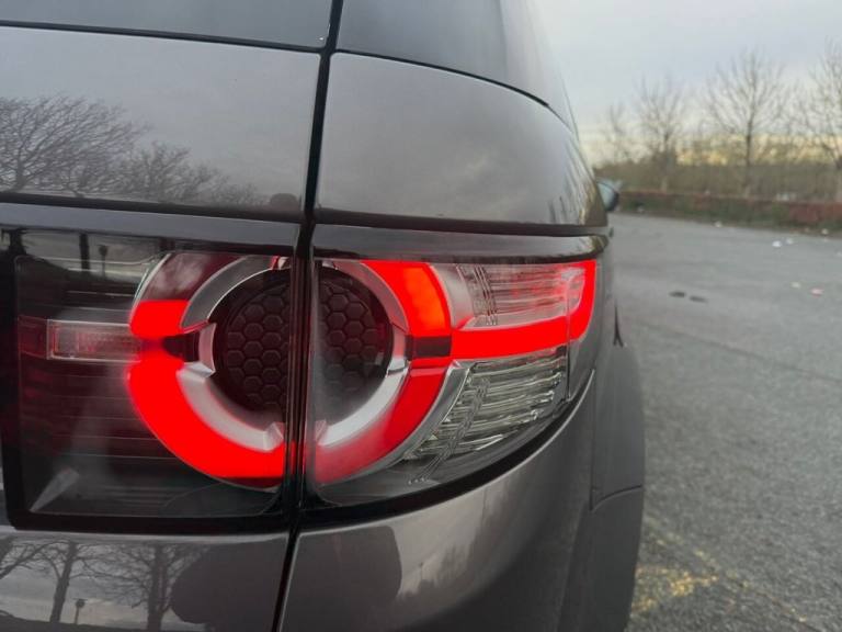 2017 Land Rover Discovery Sport 2.0 TD4 HSE SUV 5dr Diesel Auto 4WD Euro 6 (s/s) (180 ps) ESTATE ...