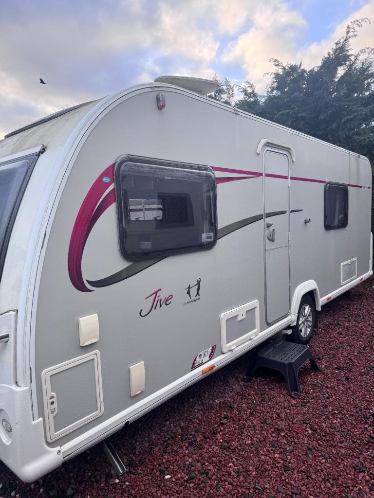 Bailey Jive 530, 2015, fixed bed, motor mover 