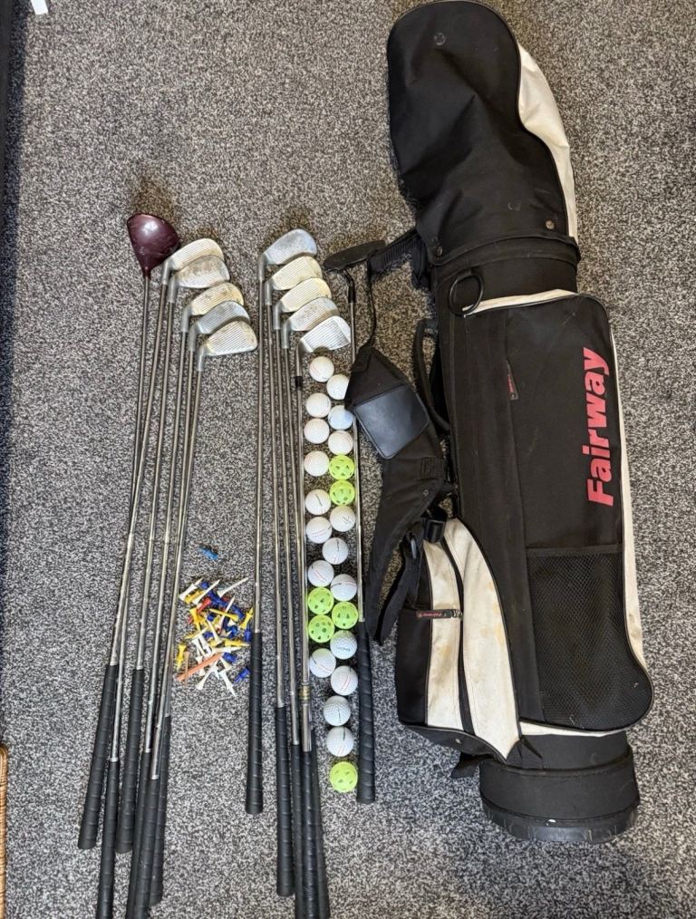 12 club Golf Set - Vintage Fairway brand with caddy / bag, loads of tees & balls