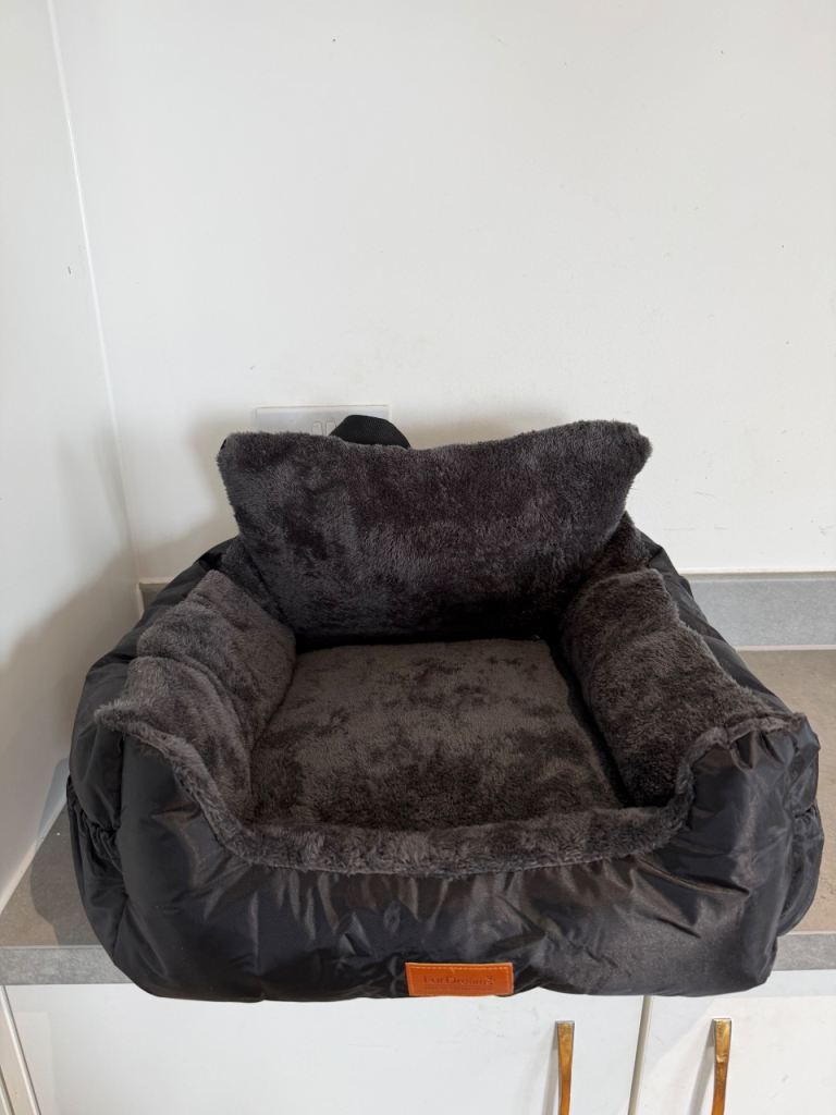 Brand new premium pet car seat