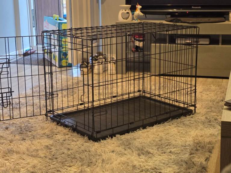 Small Black Metal Dog Crate with Plastic Tray