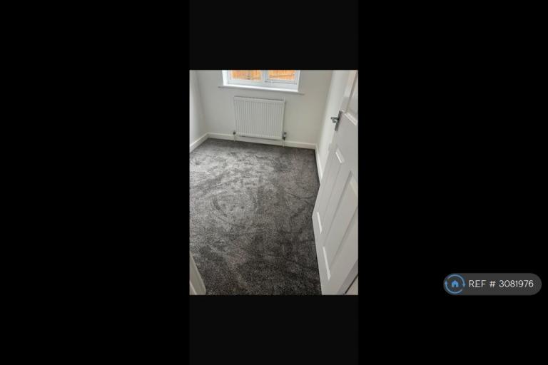 2 bedroom flat in Chelston Ave, Yeovil, BA21 (2 bed) (#3081976)