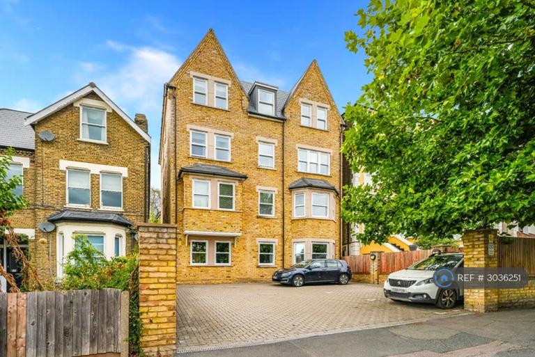 2 bedroom flat in Croydon Road, London, SE20 (2 bed) (#3036251)