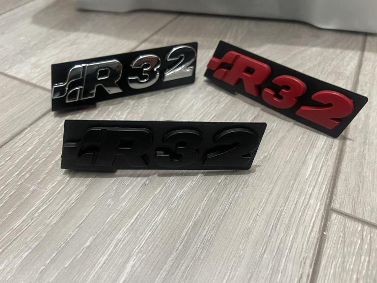 Volkswagen r32 badge 