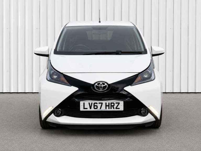 2017 Toyota AYGO 1.0 VVT-i x-play Hatchback 5dr Petrol x-shift Euro 6 (68 ps) Hatchback Petrol Au...