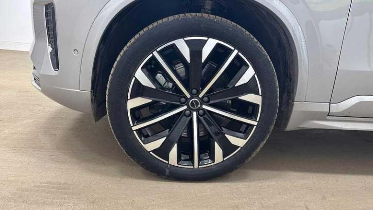 2025 Volvo XC90 Ultra T8 AWD Plug-in hybrid Electric/Petrol Dark 7 Seats Automatic SUV Hybrid Aut...