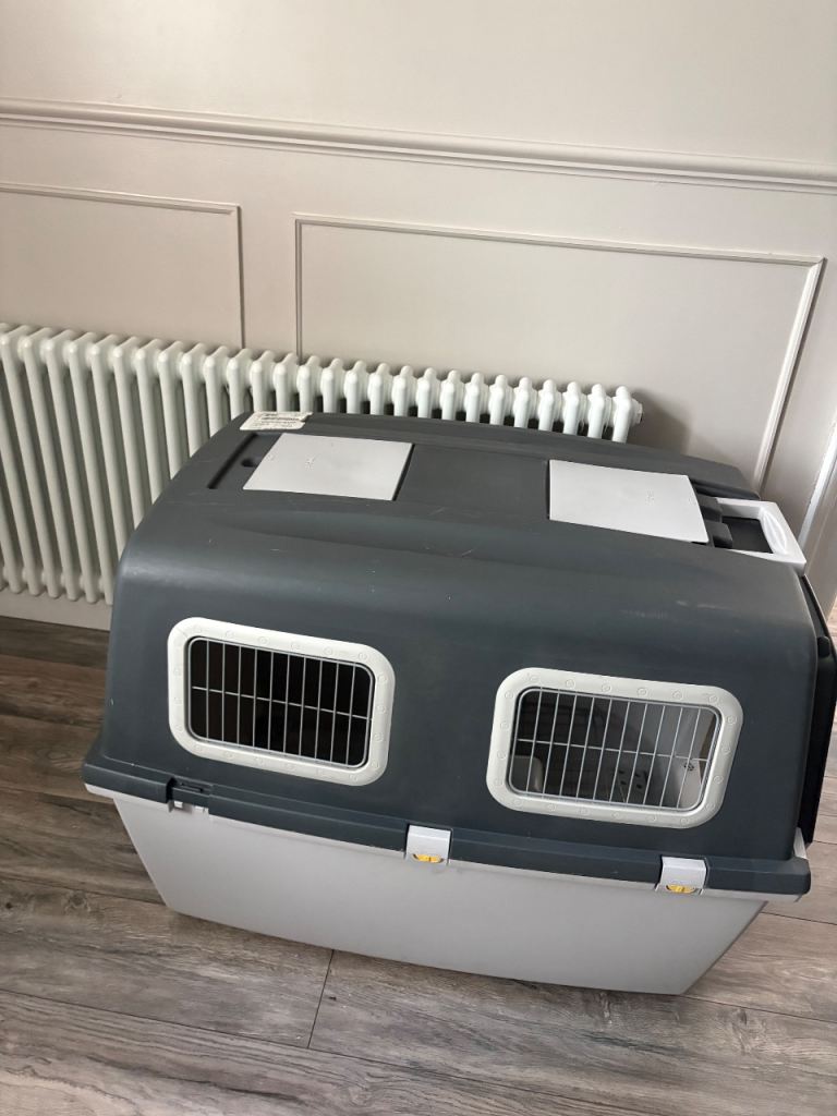 GONE PENDING COLLECTION Dog travel crate 