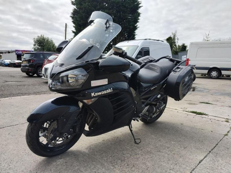 2012 12 KAWASAKI GTR1400 ZG 1400 CCF GTR 1400 HIGH SPEC GRAND TOURER FSH NEW MOT