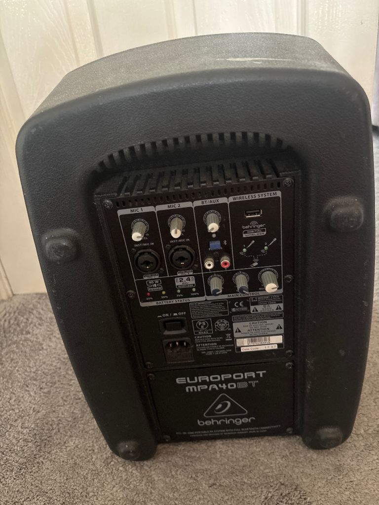 Behringer EUROPORT MPA40BT Portable Speaker System