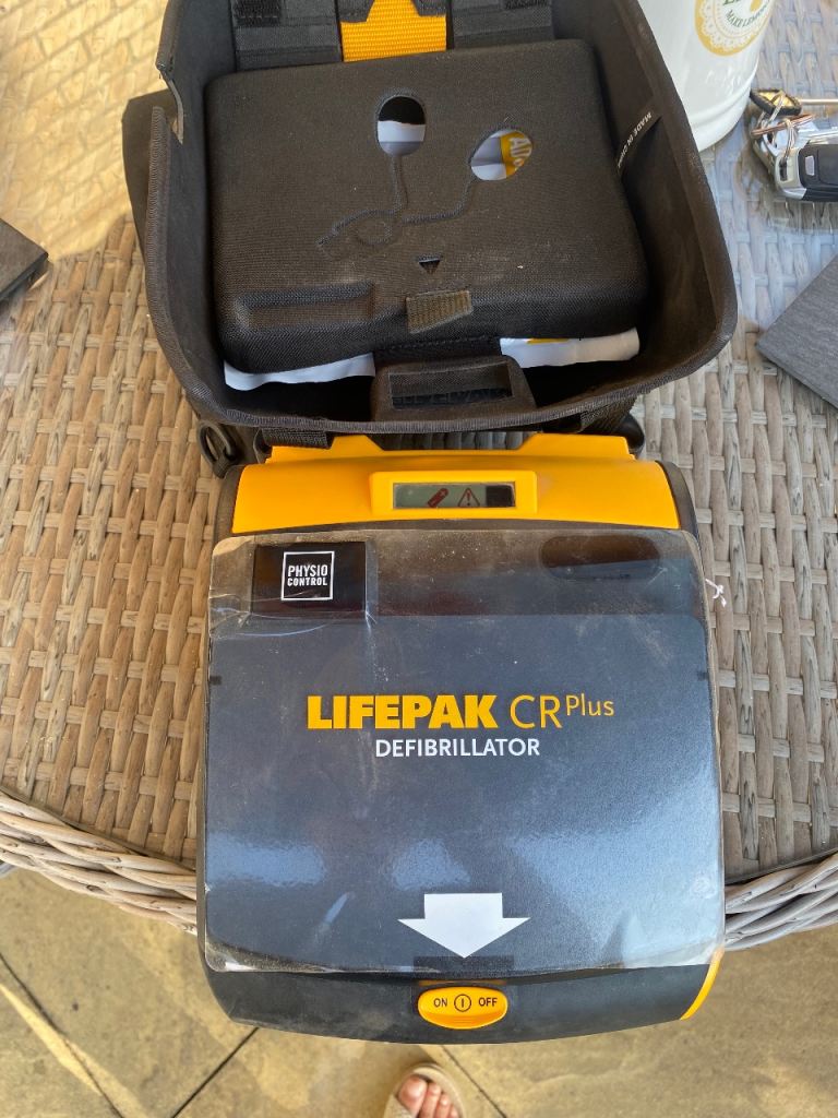 Life pak defibrillator
