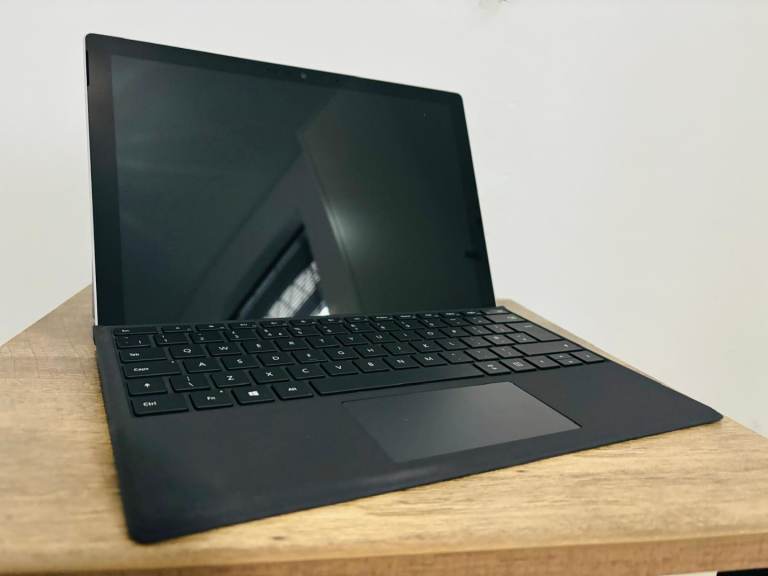Microsoft Surface Pro 7 - Core i5, 8GB, 256GB