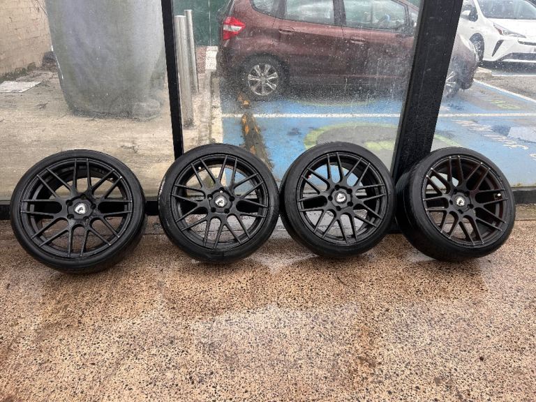 Wolfrace alloy wheels 18” come off a bmw 1 series 