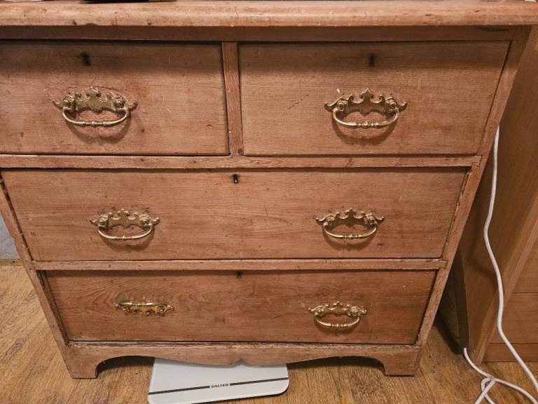 Antique pine chest of drawers