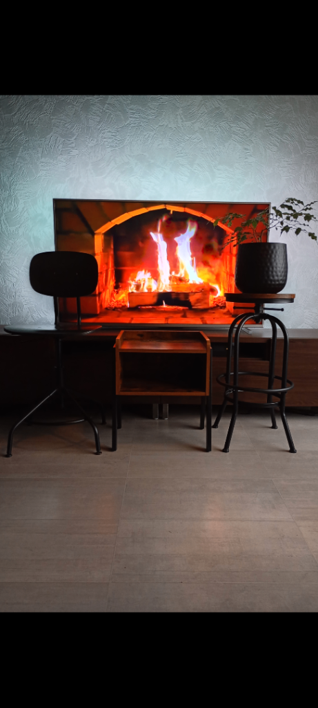 Swivel chair, Side table, Stool.