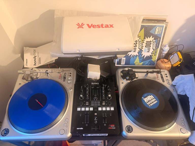 Vestax PDX2000 mkII pro+Vestax PDX2000 mkII+Numark Scratch Mixer W/InnoFader pnp3+Vestax Handytraxx 