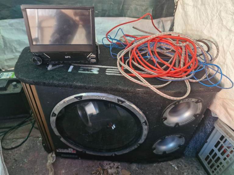 Bmw accessories all what you see in the pic taken off a vehicle which is been sold bargain only £30 