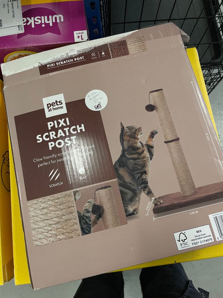Pixi Scratch Post - Opened but New