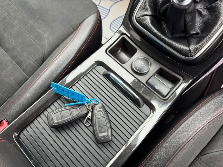 2019 Ford Kuga 1.5T EcoBoost ST-Line Euro 6 (s/s) 5dr HATCHBACK Petrol Manual