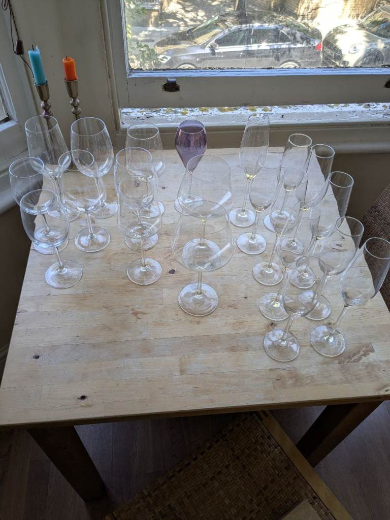 Selection of Wine Glasses & Flutes – Good Condition