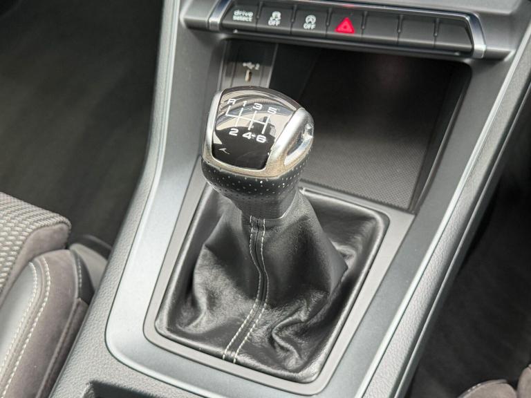 2019 Audi Q3 1.5 TFSI CoD 35 S line Euro 6 (s/s) 5dr ESTATE Petrol Manual