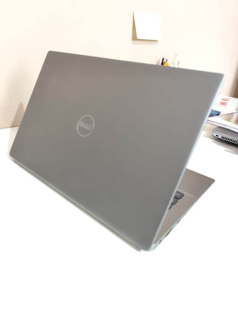 DELL Latitude 3301 Laptop Intel Core i5 Ram 8 GB 256 GB SSD, 