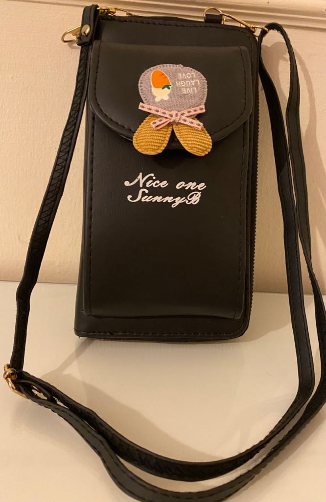 Women’s wallet straps 