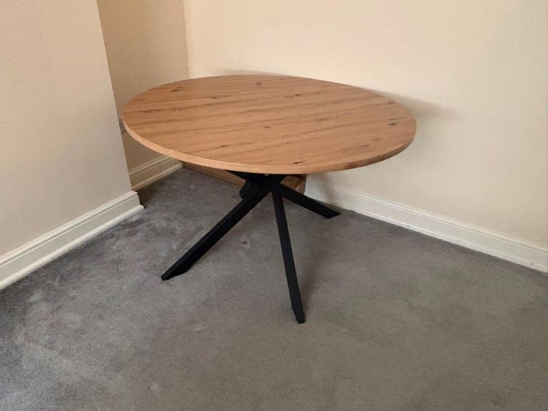 Round Wooden Dining Table with Black Metal Legs – As Good As New