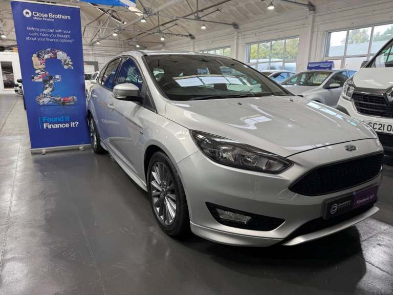 2018 Ford Focus 1.0T EcoBoost ST-Line Euro 6 (s/s) 5dr HATCHBACK Petrol Manual