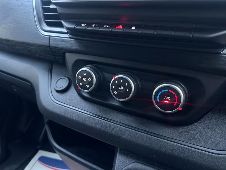 2023 73 RENAULT TRUCKS UK TRAFIC dCi 150 3T LWB L2 H1 Van Red Edition