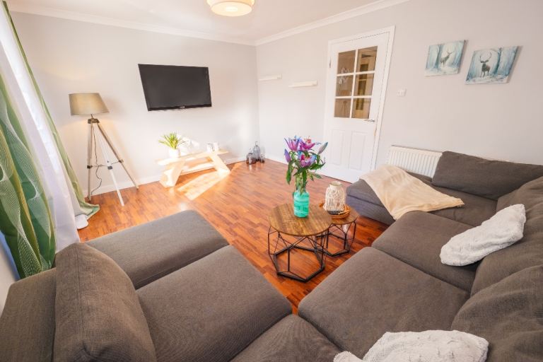 Stunning 2 Bedroom Apartment with Separate Office | Spacious | High Standard | Fully Furnished