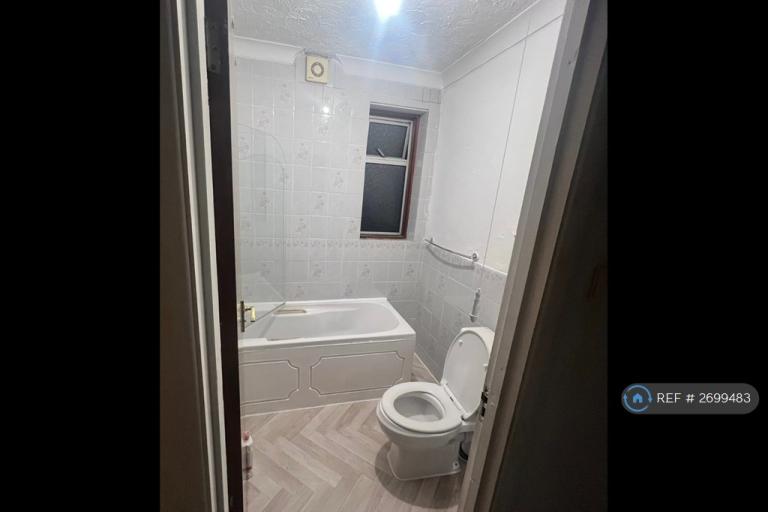 3 bedroom house in Seaforth Avenue, Southend-On-Sea, SS2 (3 bed) (#2699483)