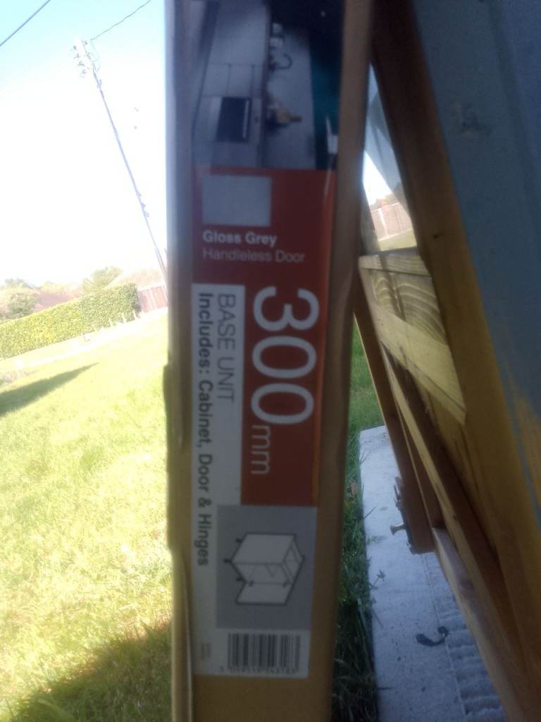300 Wickes kitchen base unit