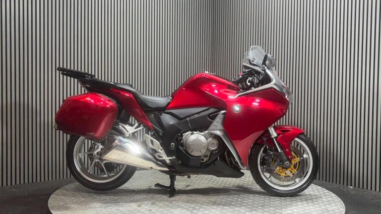 Honda VFR1200F VFR 1200 2014 ONLY 26K LUGGAGE NEW MOT WARRANTY TOURER