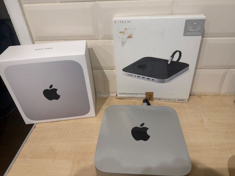 Macmini 2024 8gb 512ssd with satechi hub mint both boxed 